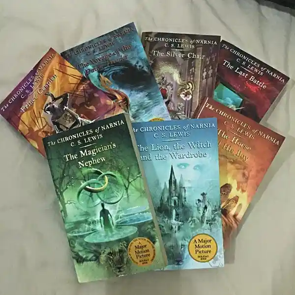 The Chronicles of Narnia Series (7 Books) by C. S. Lewis